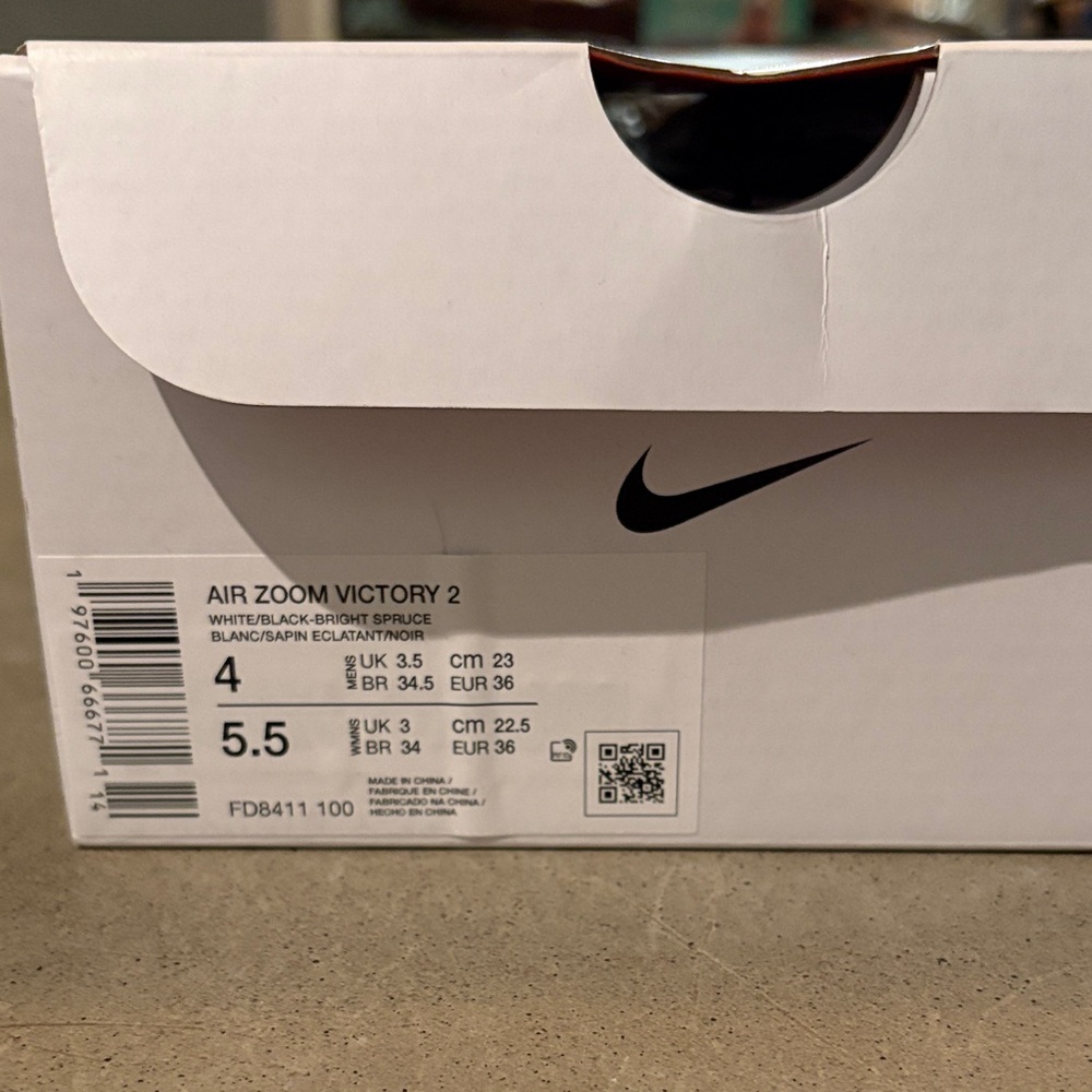 NWT Nike Air Zoom Victory running spikes 2 5.5 in women’s white black & green
